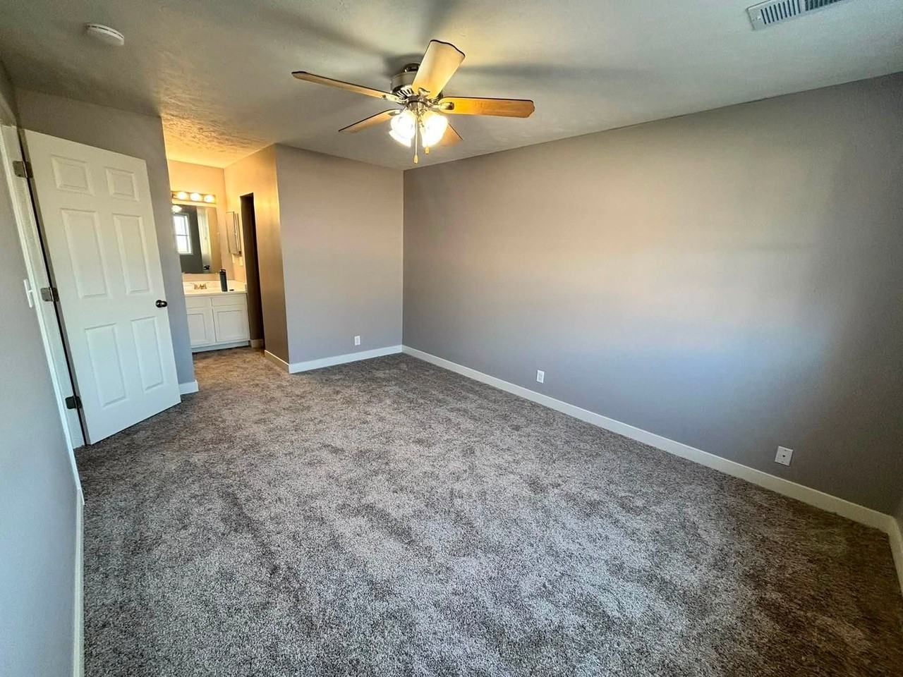 1507 Superior St #02 - Photo 6 of 9