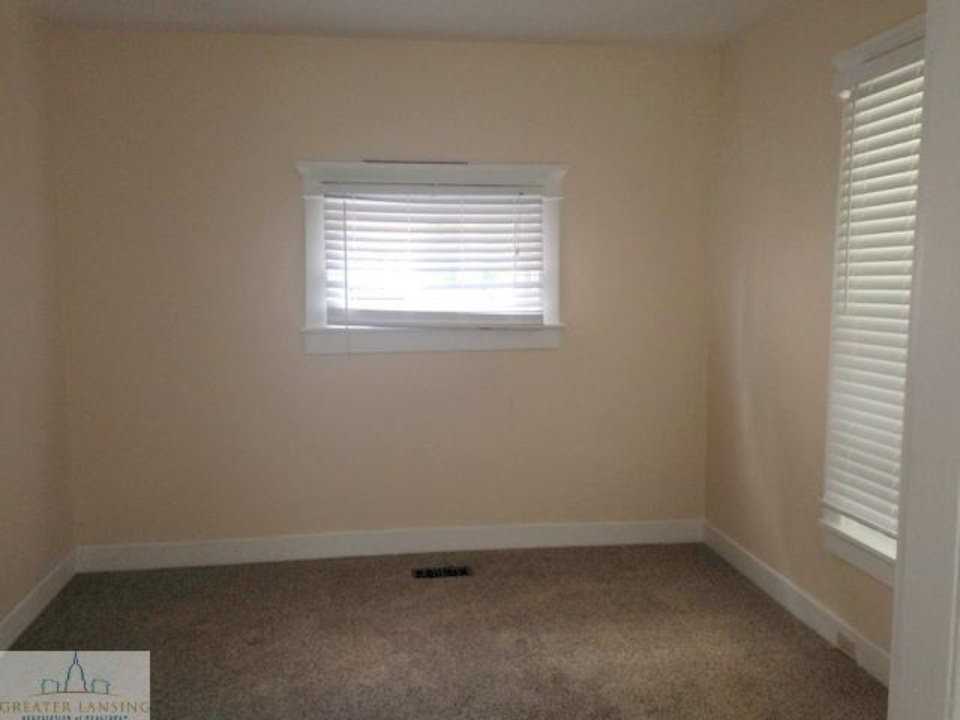 132 Shepard St - Photo 3 of 10
