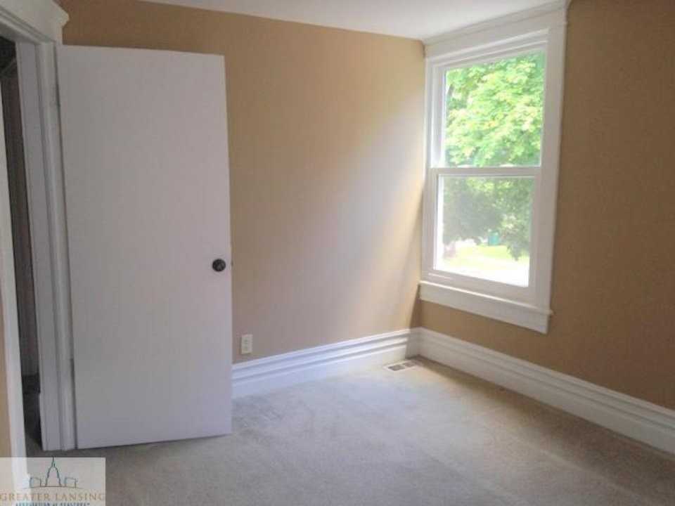 132 Shepard St - Photo 5 of 10