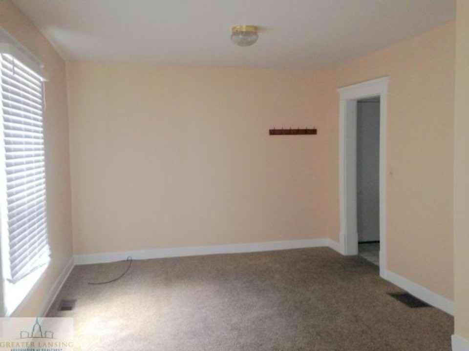 132 Shepard St - Photo 6 of 10