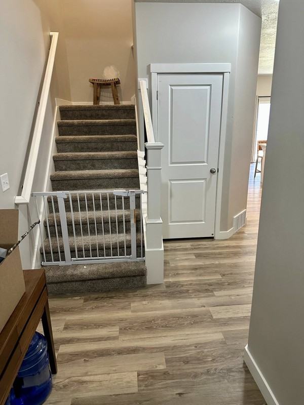 766 N Hilltop Dr - Photo 2 of 10