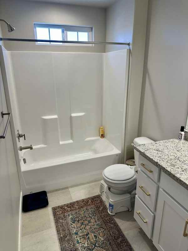 766 N Hilltop Dr - Photo 3 of 10