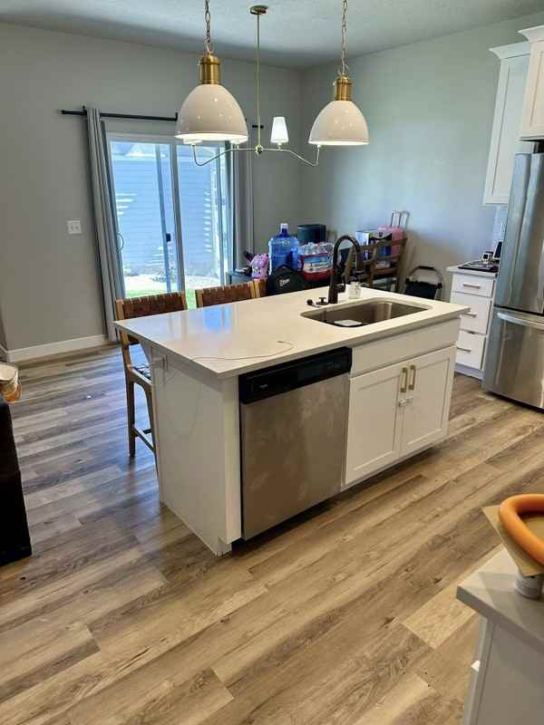766 N Hilltop Dr - Photo 6 of 10