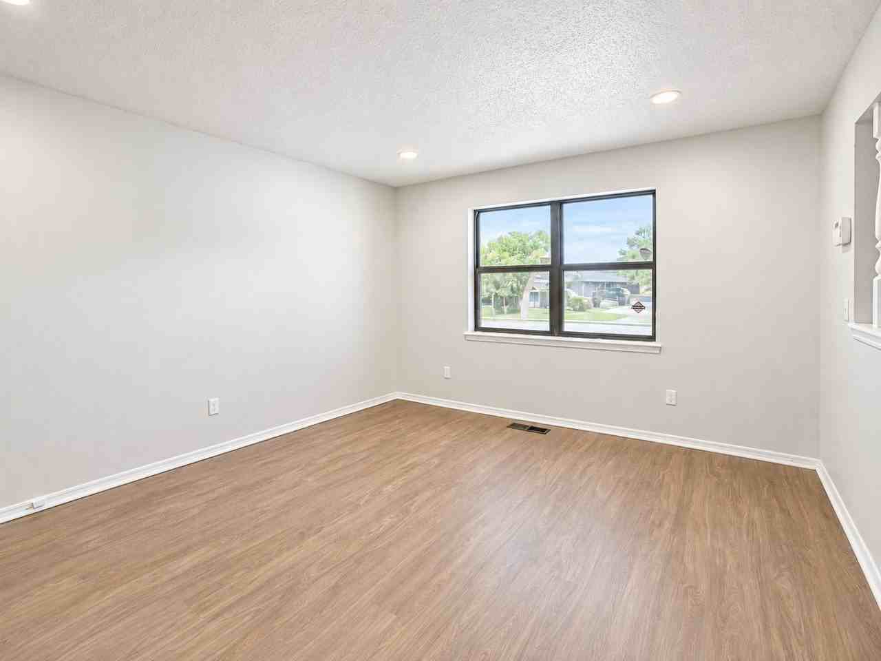 4745 Del Porte Dr - Photo 4 of 20