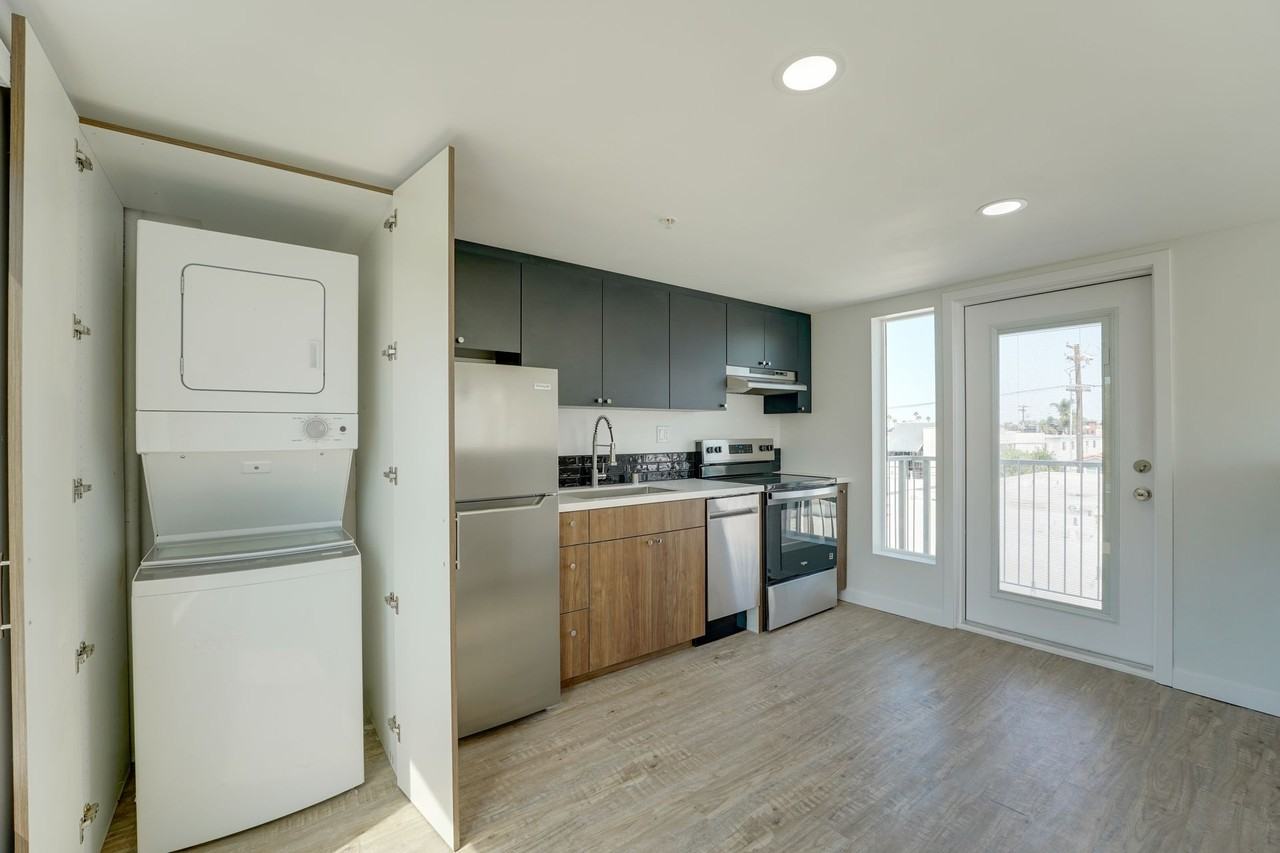 Duplet at Hillcrest | 3BR/3BA Homes + Two - Photo 6 of 50