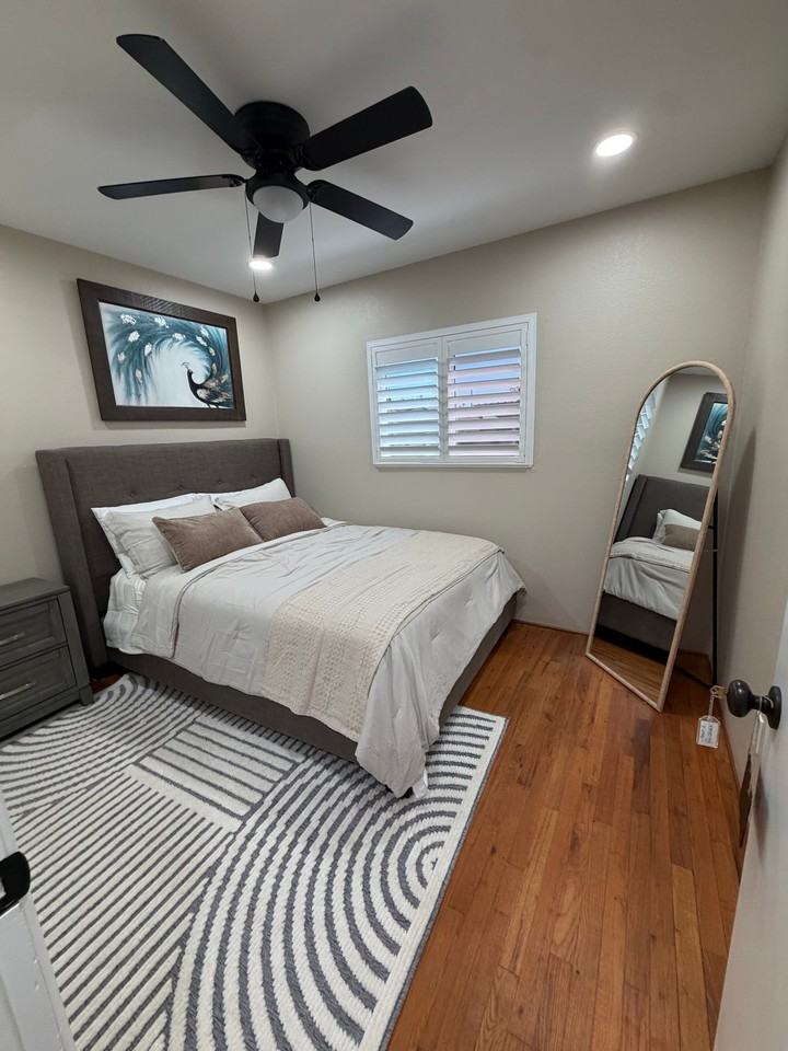 1416 S Church Ave - Photo 3 of 26
