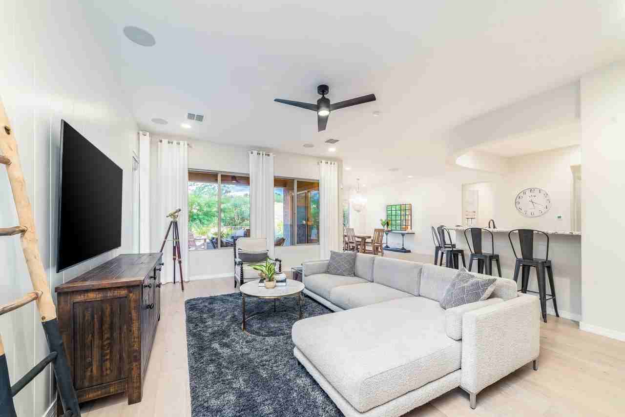620 E Kalalau Dr - Photo 2 of 12
