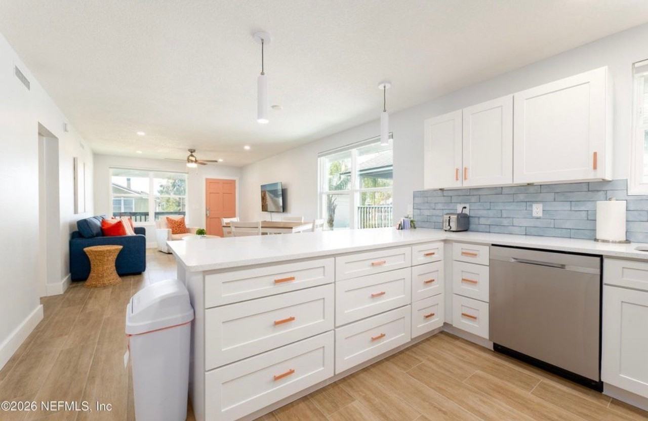 230 Margaret St #B - Photo 3 of 15