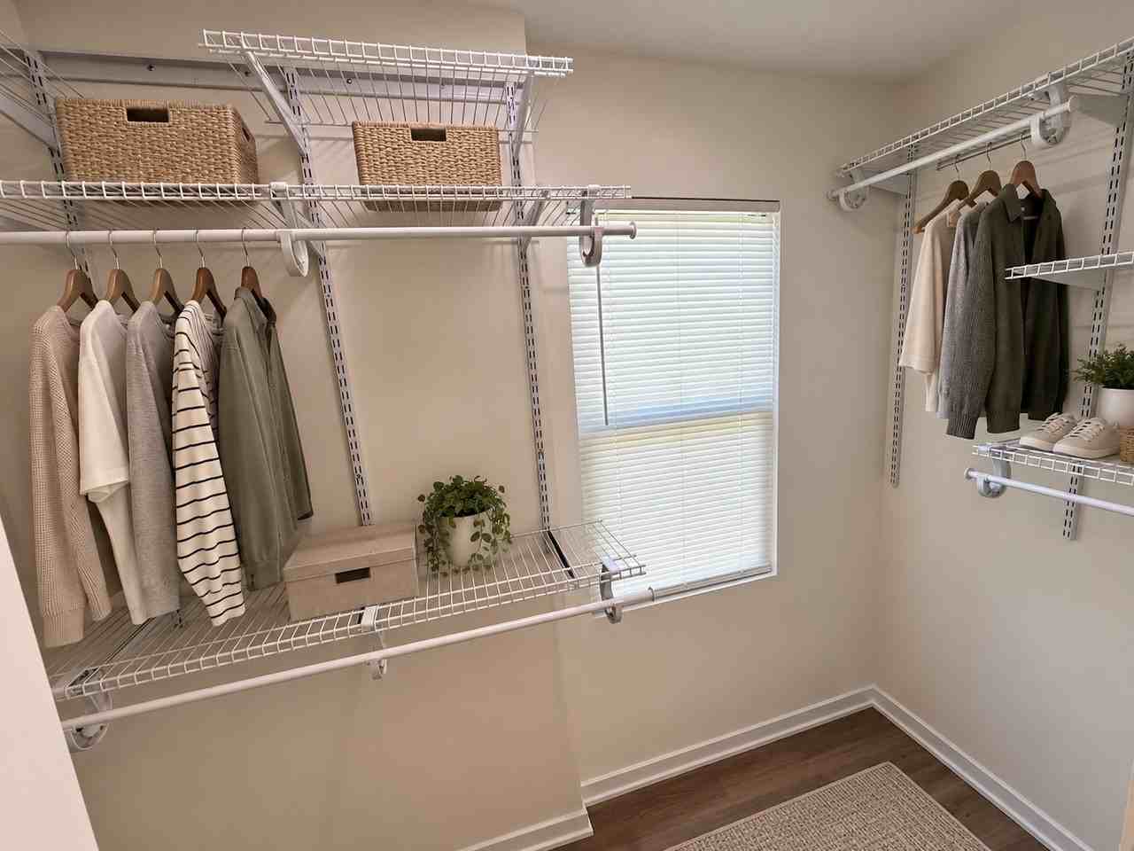 22013 Springbrook Ave #7 - Photo 5 of 9