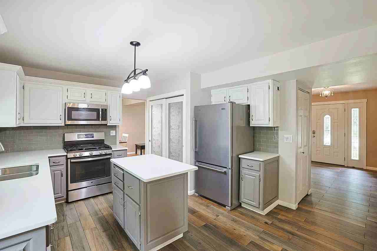 1410 Huntington Dr - Photo 6 of 19