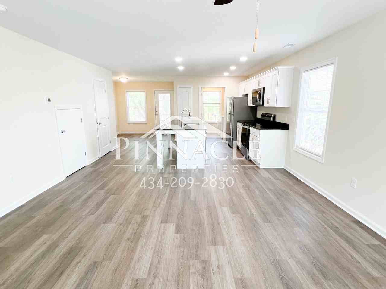 2325B Tazewell Ave - Photo 4 of 20