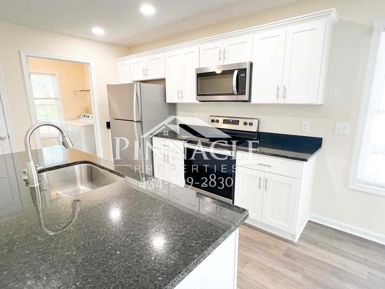 2325B Tazewell Ave - Photo 6 of 20