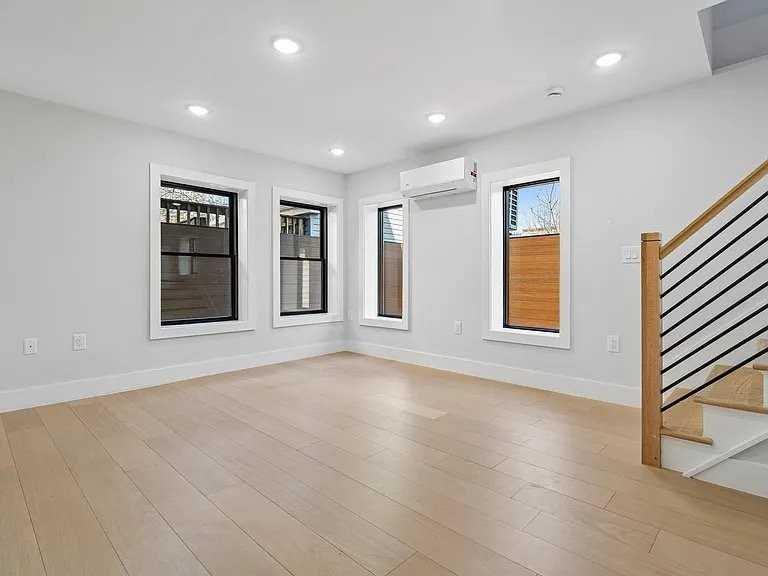6Th Elizabeth Street #A - Photo 2 of 5