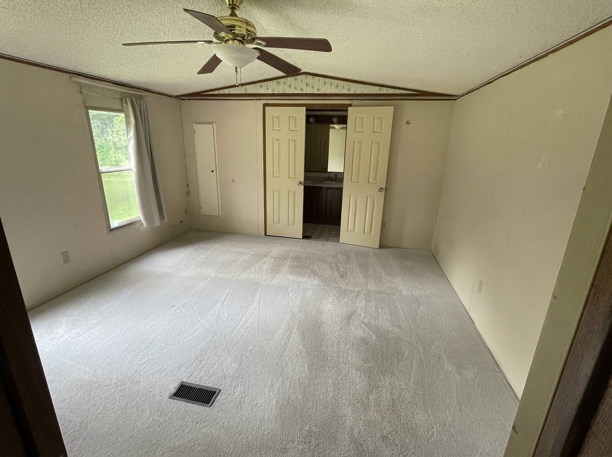 239 Eastwood Rd - Photo 6 of 10