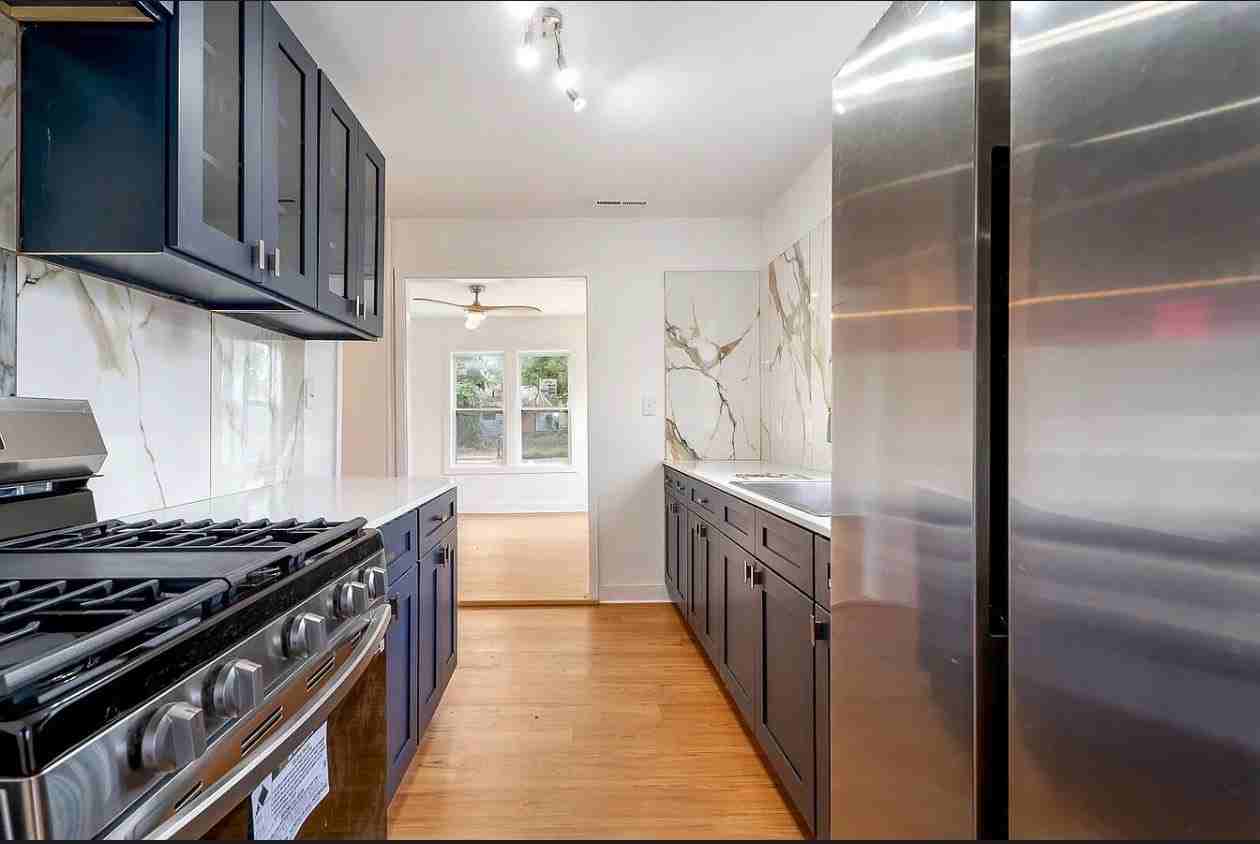 907 Central Ave - Photo 5 of 17