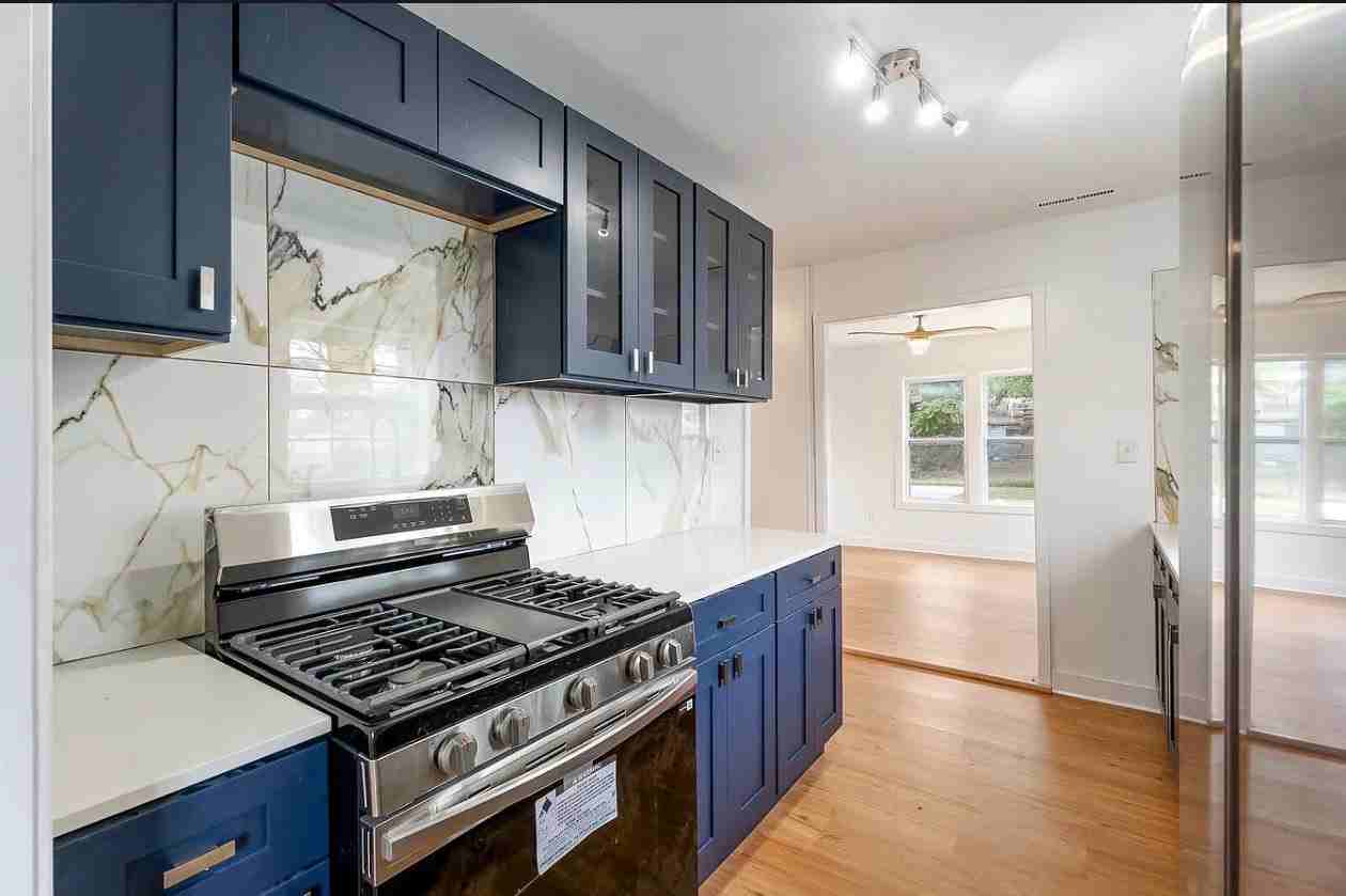 907 Central Ave - Photo 6 of 17