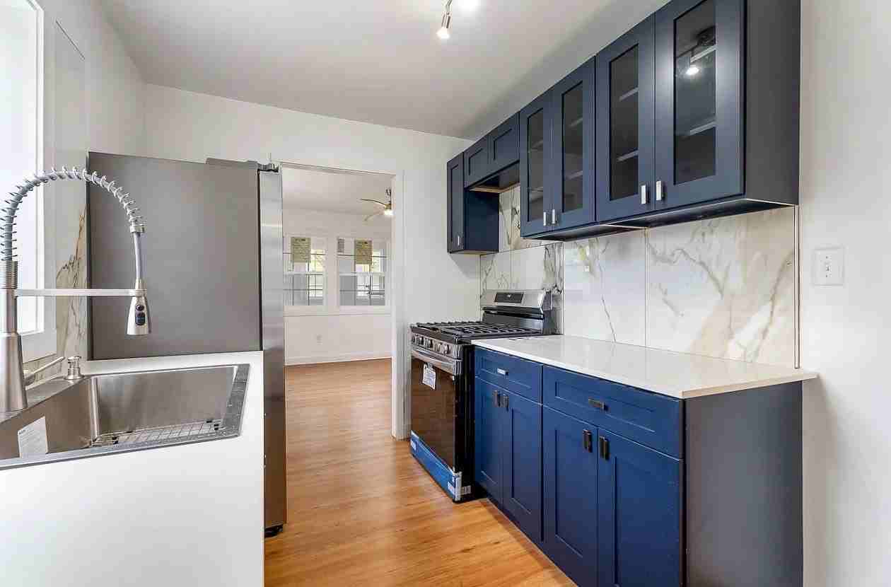 907 Central Ave - Photo 7 of 17
