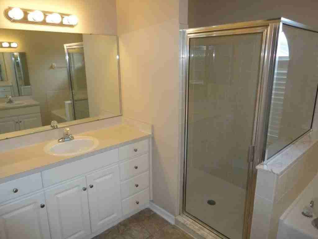 2610 Vinedale Ave - Photo 7 of 9
