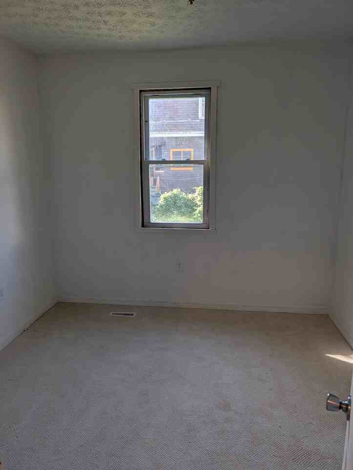 761 Washington Ave - Photo 4 of 7