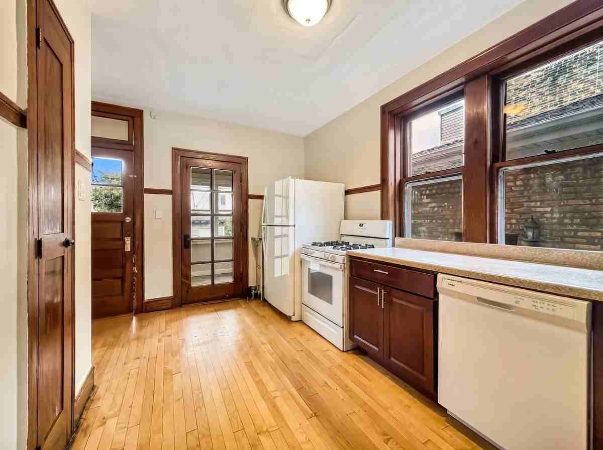 1319 N Ridgeway Ave #1 - Photo 5 of 13