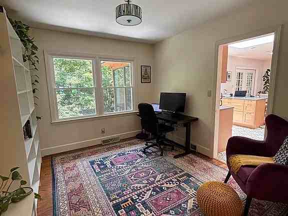 1506 Southwood Dr - Photo 3 of 16