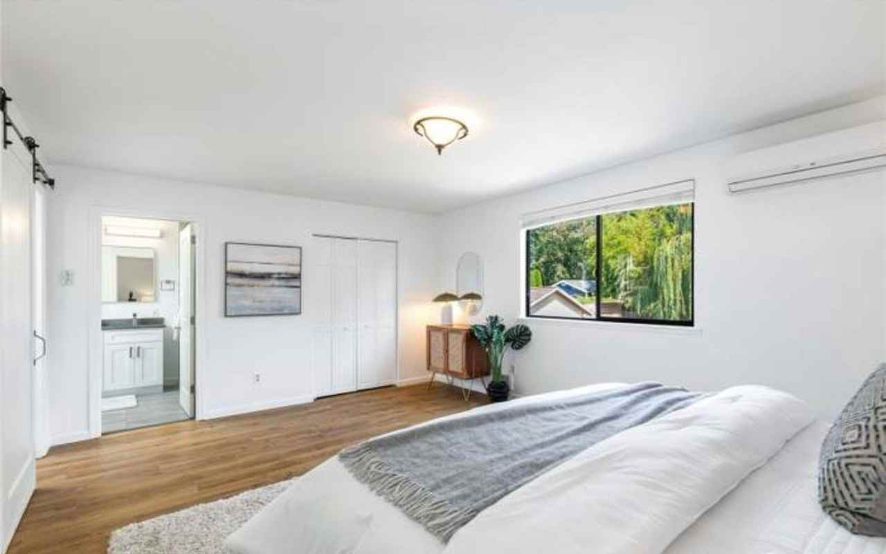 5636 49th Ave Sw ##Wa - Photo 5 of 16