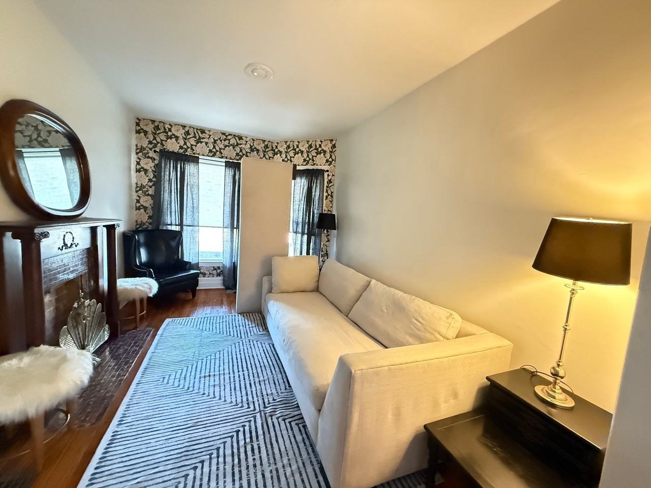 528 E Philadelphia St - Photo 5 of 11