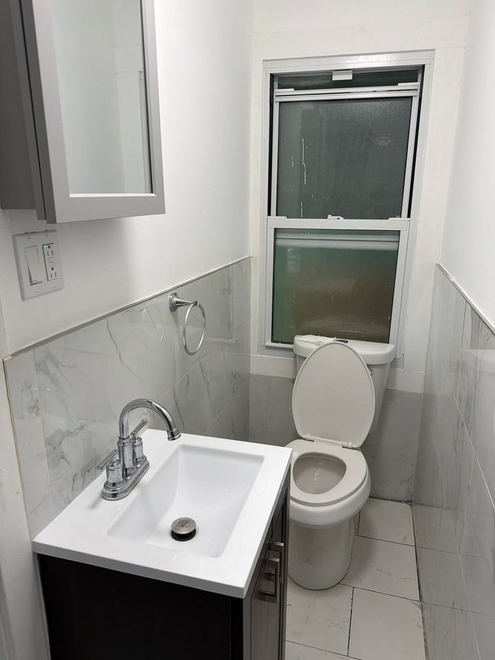 748 Maple St #3 - Photo 5 of 14