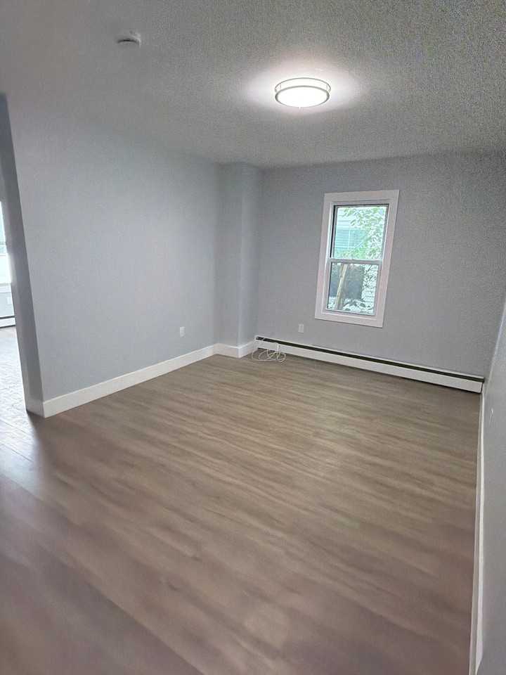 748 Maple St #3 - Photo 7 of 14