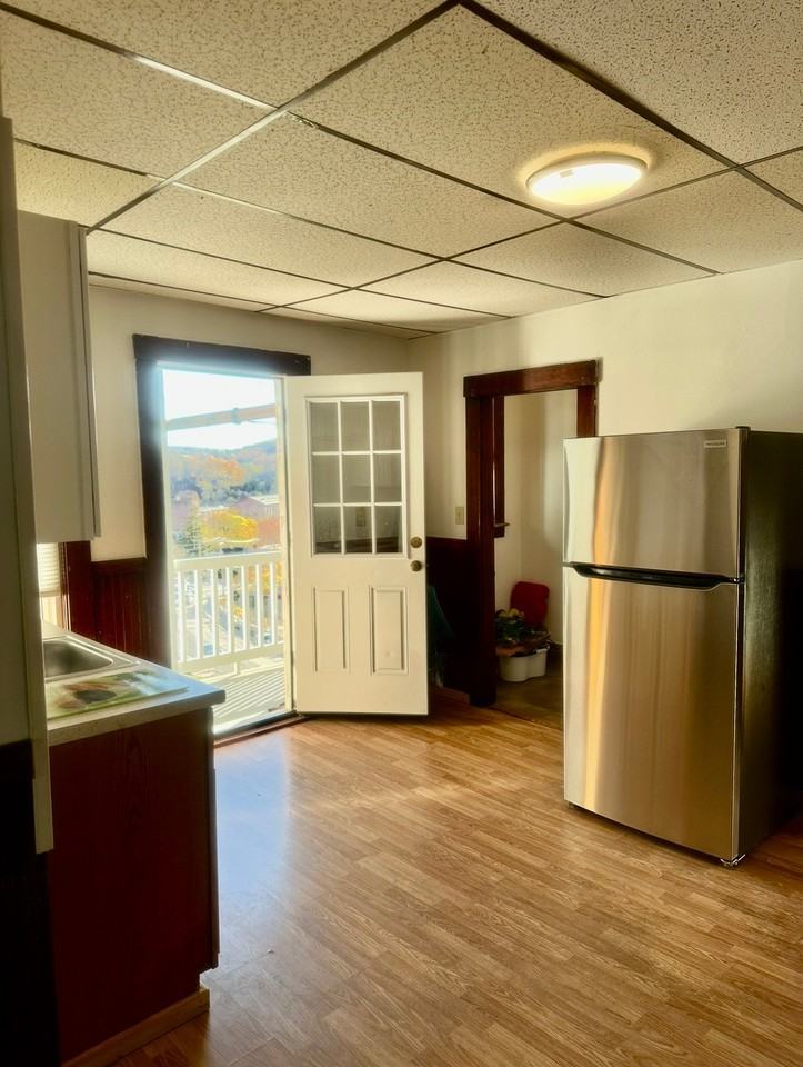 59 High St #3 - Photo 4 of 10