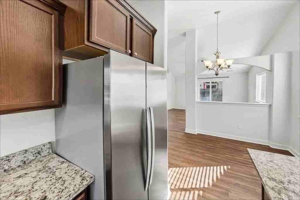 2212 Aries Dr - Photo 3 of 11