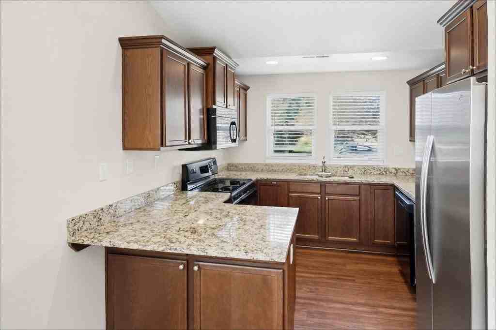2212 Aries Dr - Photo 4 of 11