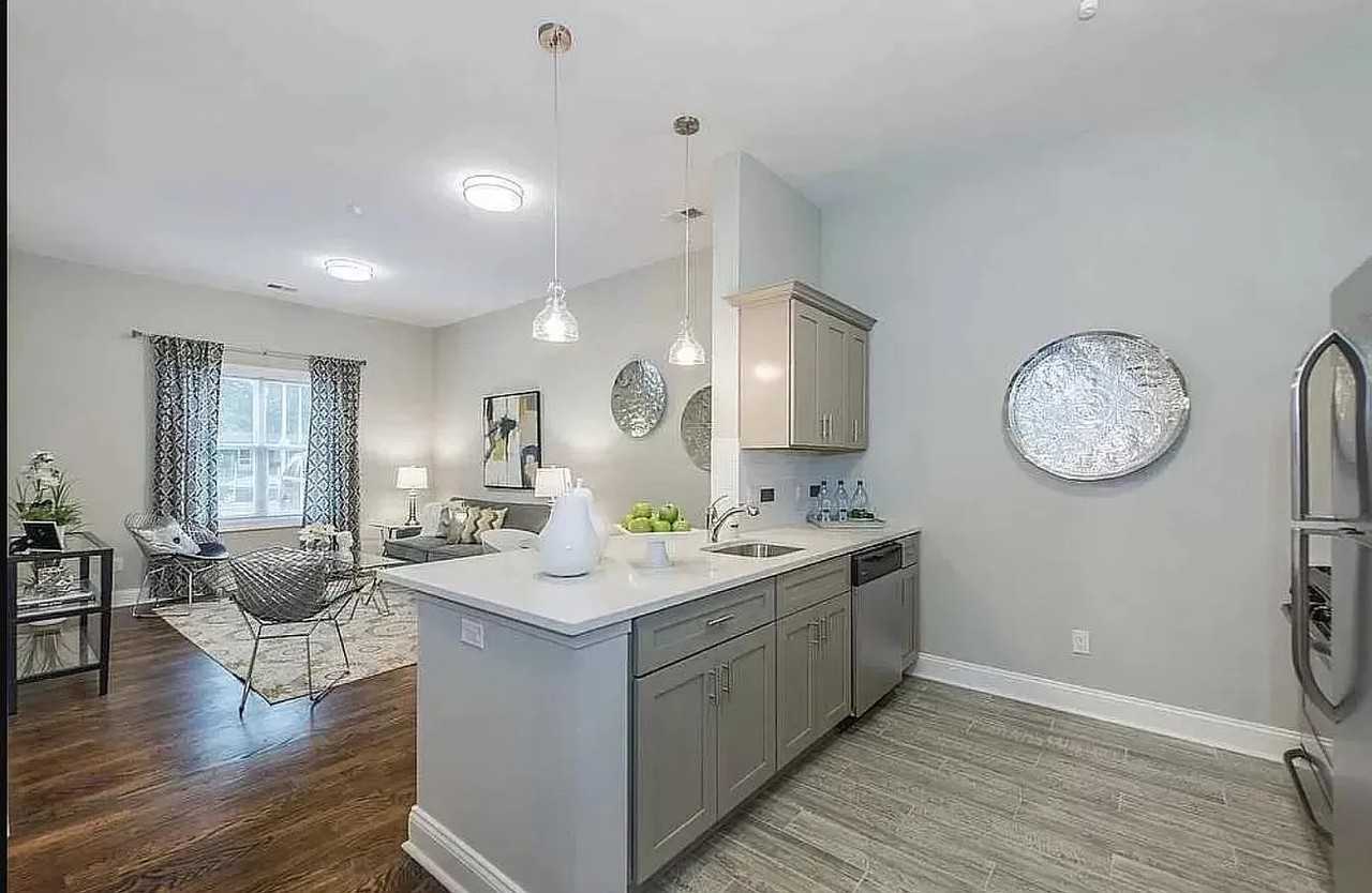 742 Park Ave #215 - Photo 4 of 13