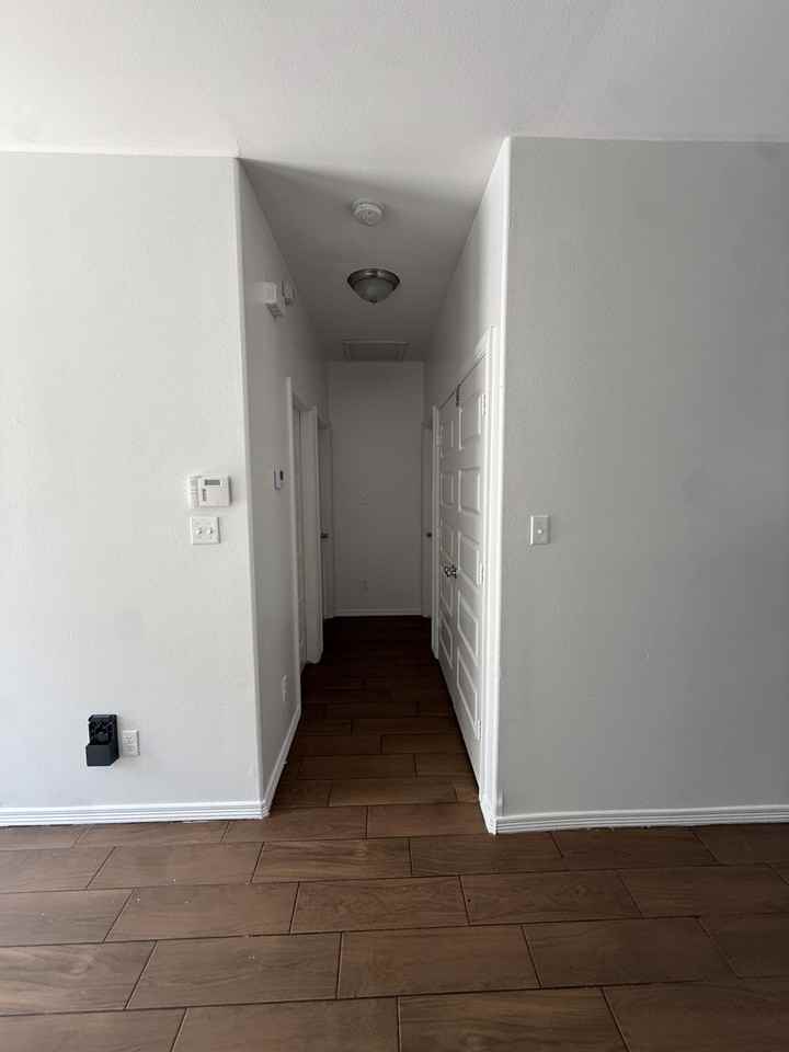 4813 N Cypress St #3 - Photo 4 of 9