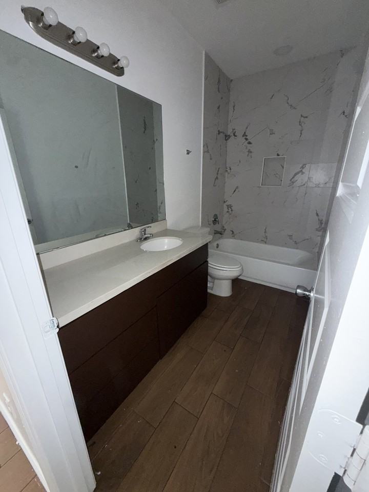 4813 N Cypress St #3 - Photo 5 of 9