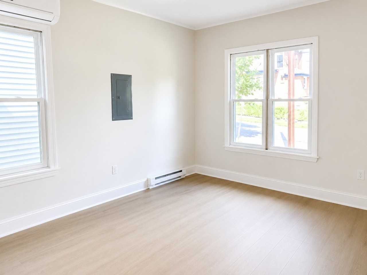 1510 Linden St #1 - Photo 5 of 10