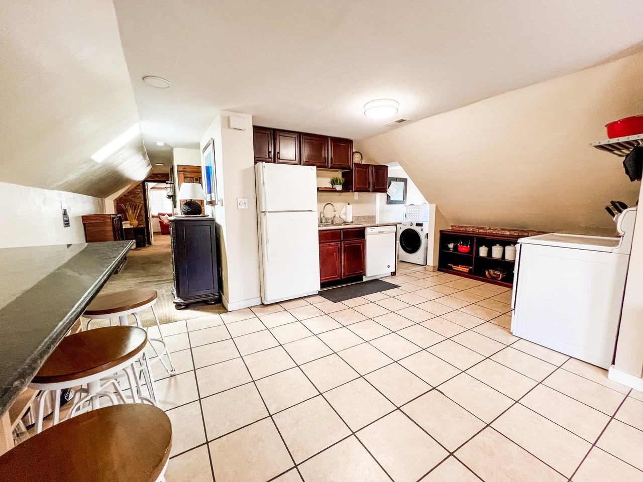 559 E 5th Ave - Photo 7 of 20
