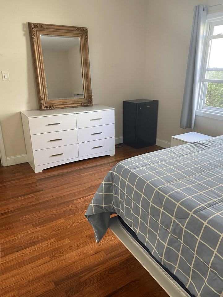 677 Edgemere Ave - Photo 2 of 8