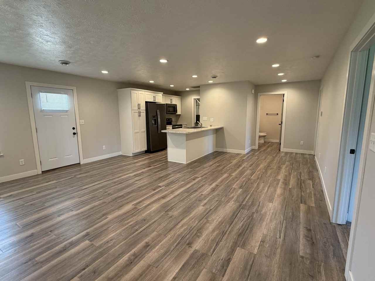 2912 Sportsmans Dr #A - Photo 3 of 15