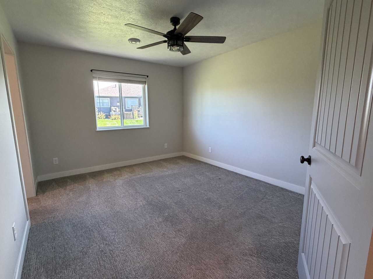 2912 Sportsmans Dr #A - Photo 5 of 15