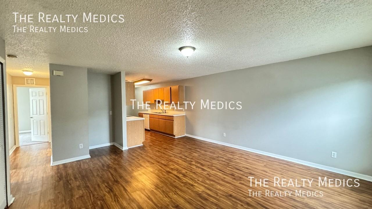 815 Eastern Ave - Photo 4 of 27
