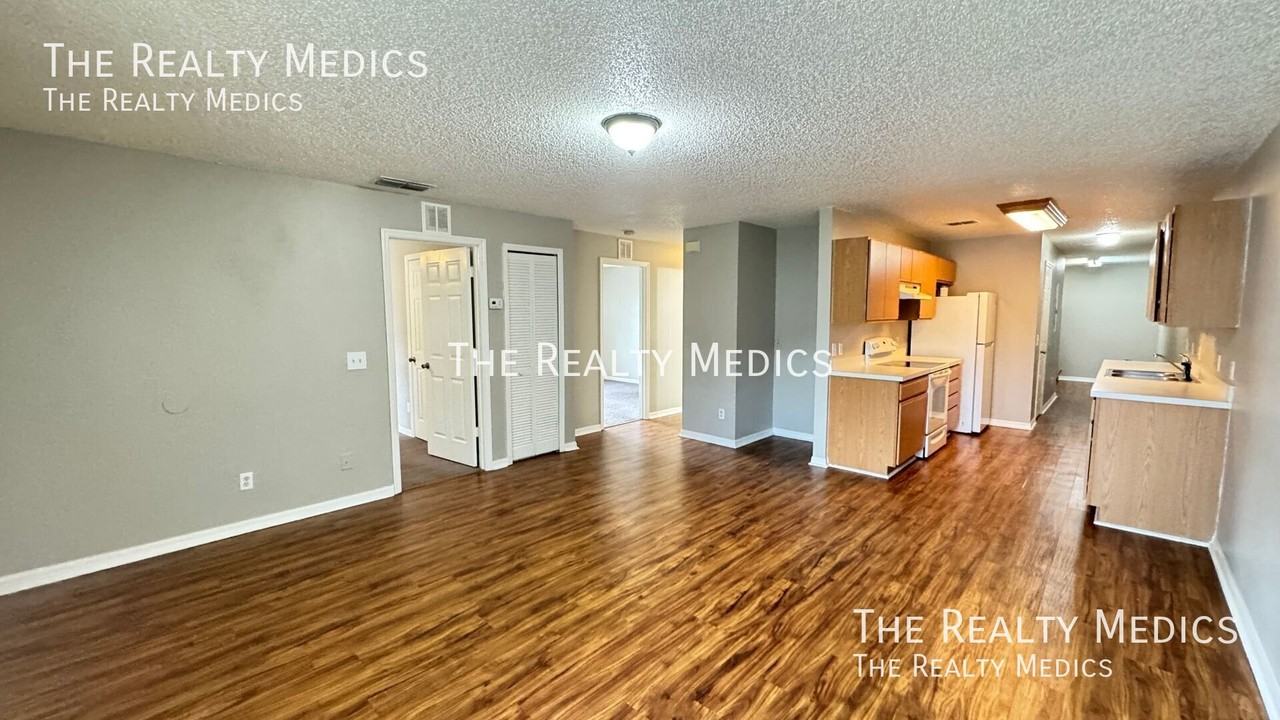815 Eastern Ave - Photo 5 of 27