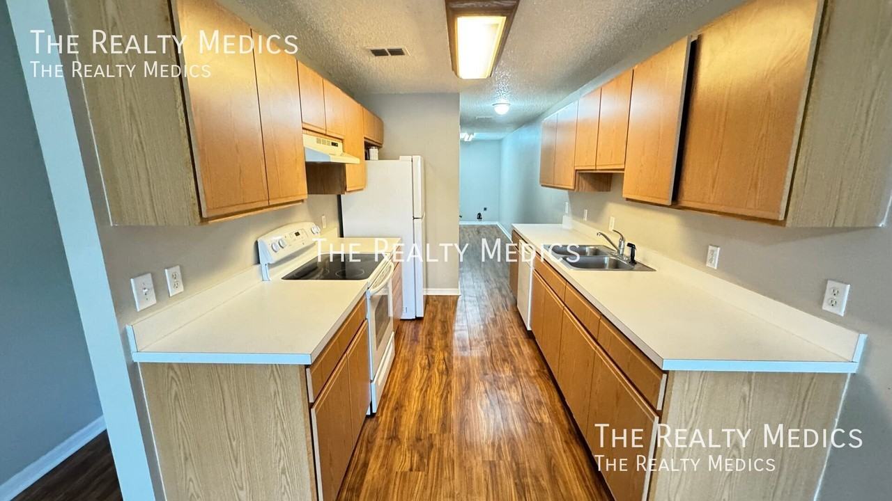 815 Eastern Ave - Photo 7 of 27