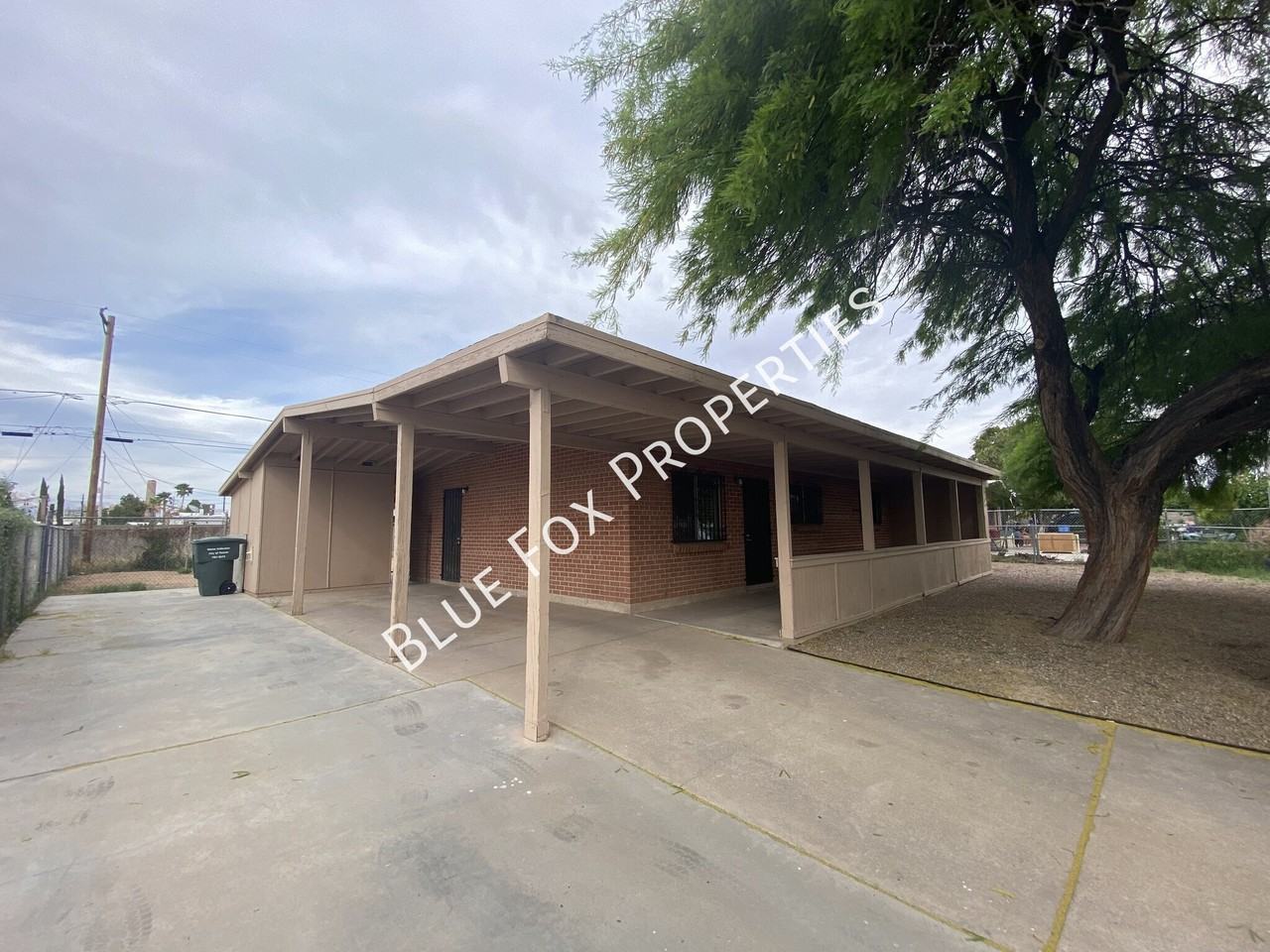 3807 E Dover Stra