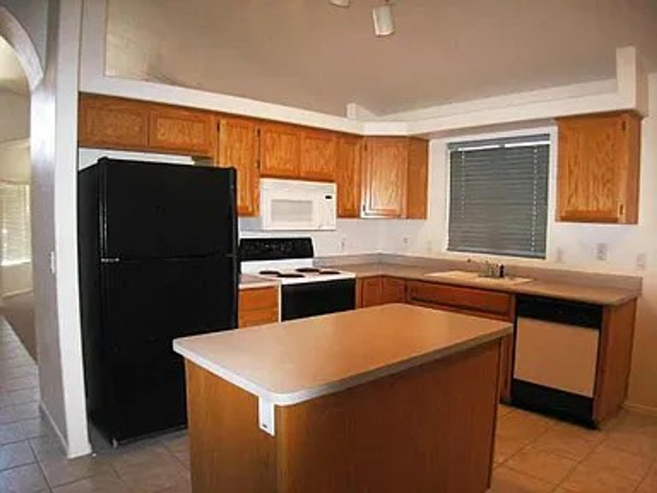 8361 W Troy St - Photo 5 of 7