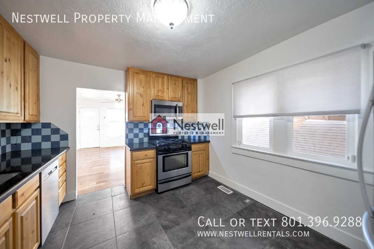 512 E Hawthorne Ave - Photo 3 of 19