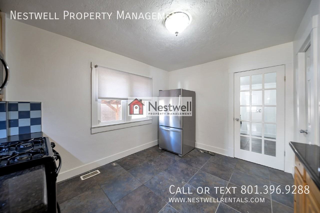 512 E Hawthorne Ave - Photo 4 of 19