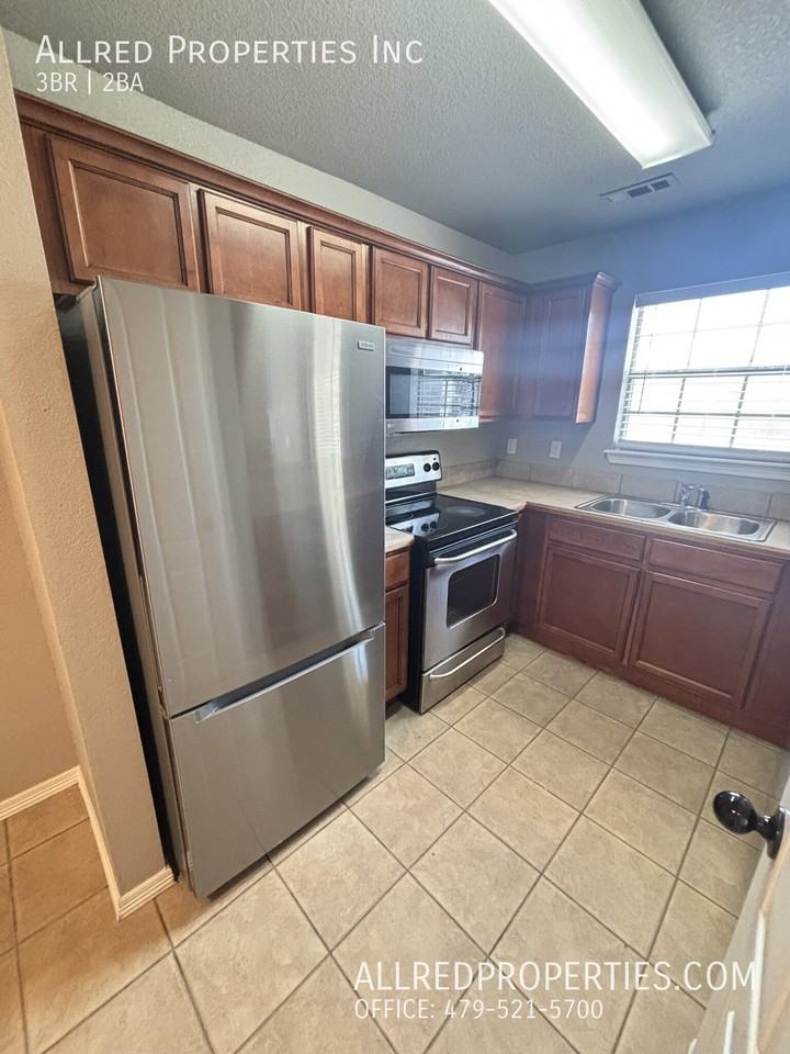 1716 N Chestnut Ave - Photo 7 of 14