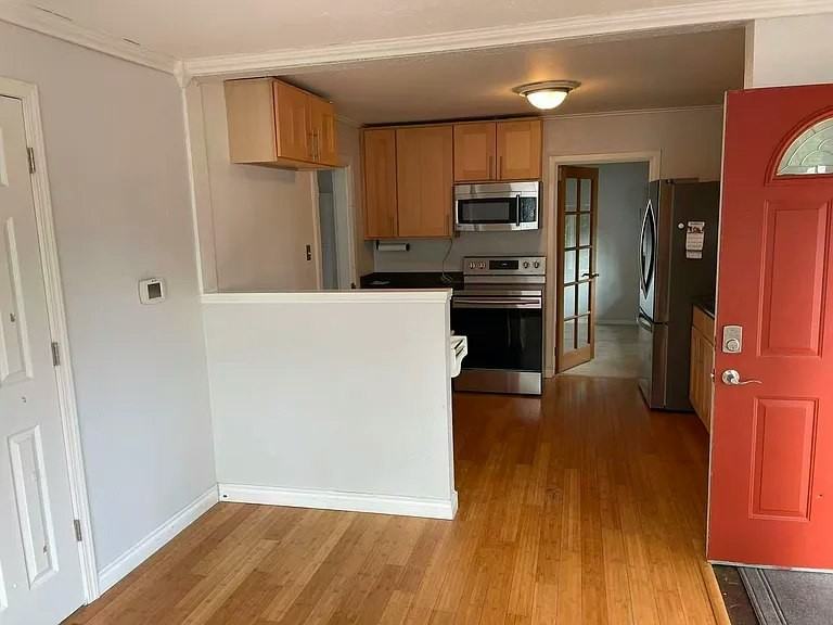 11513 30th Avenue Northeast - Photo 3 of 10