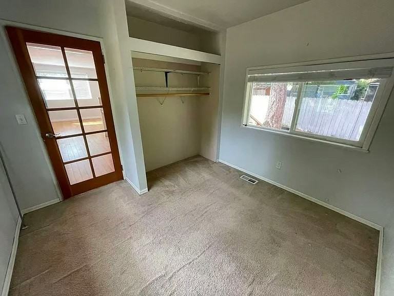 11513 30th Avenue Northeast - Photo 4 of 10